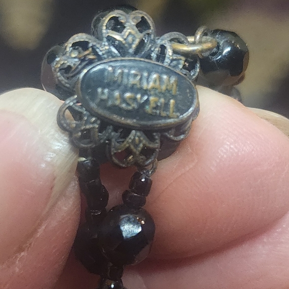 Elegant Black Beaded Necklace - Picture 10 of 11